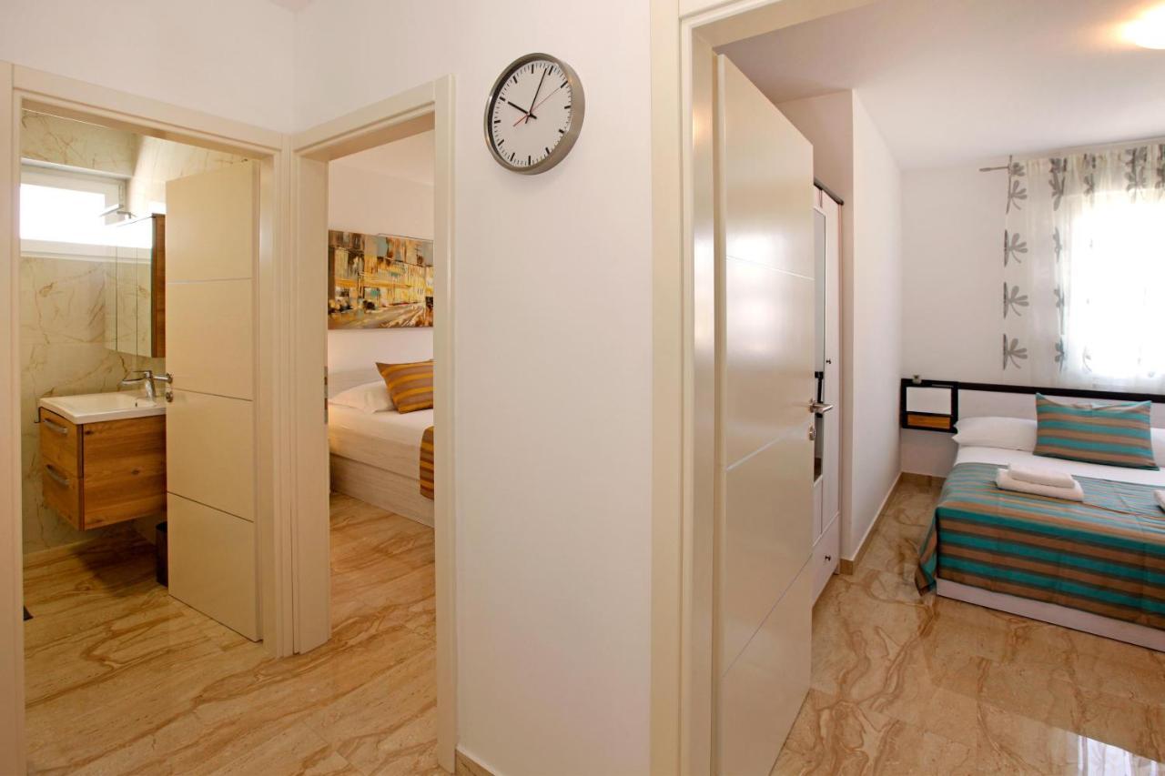 Modern 2-Bed Apt, Late Check In Available Split Exterior photo