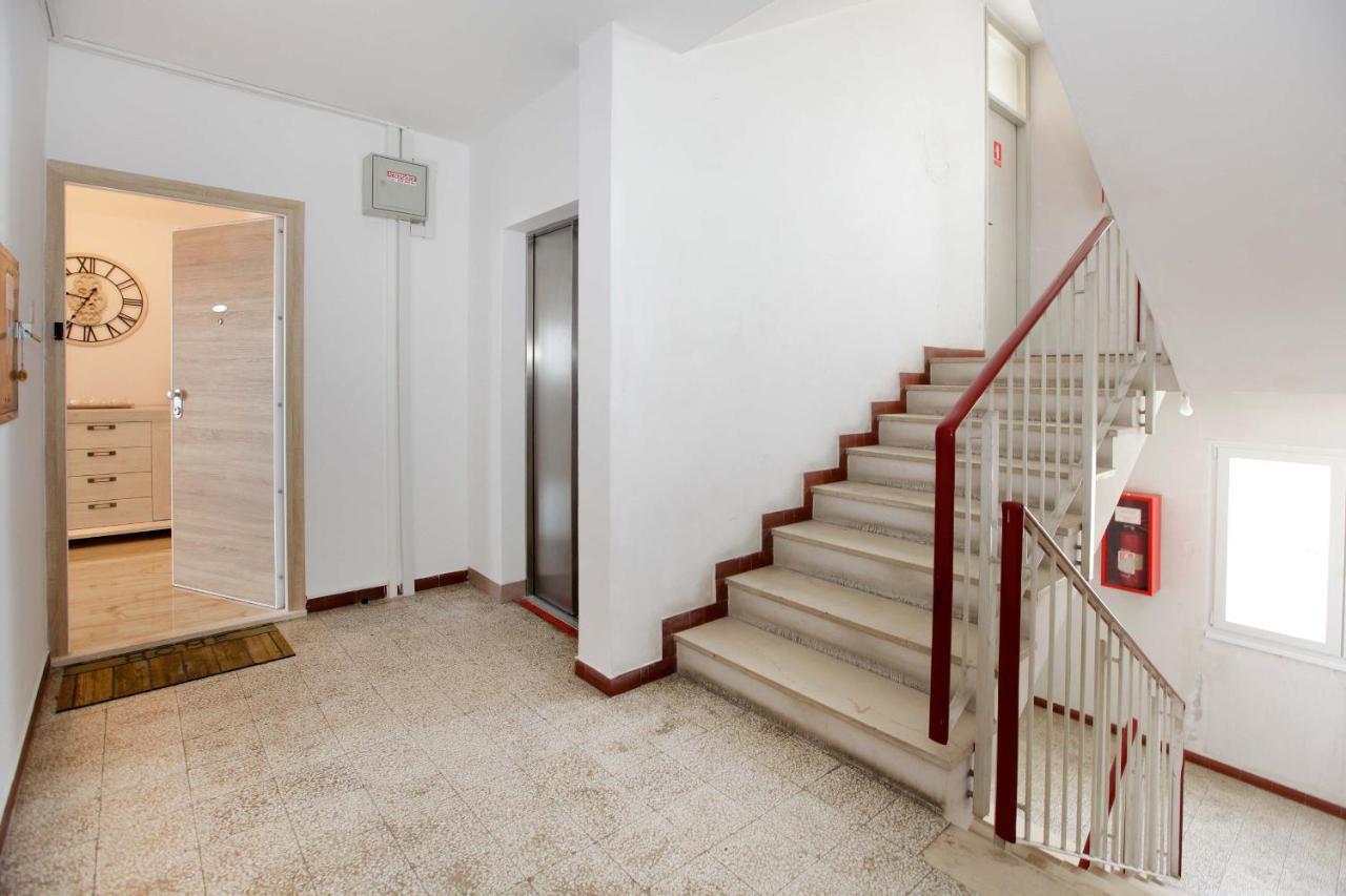 Modern 2-Bed Apt, Late Check In Available Split Exterior photo